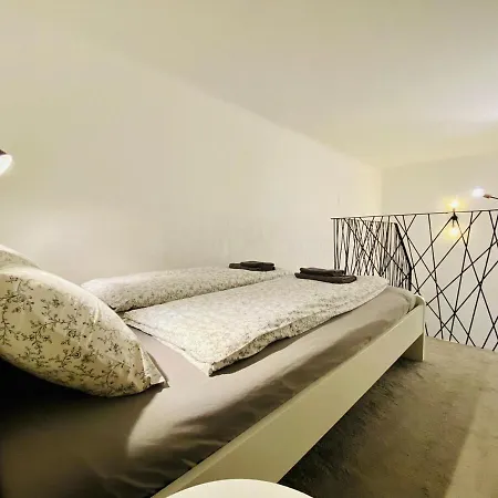 Cozy Downtown 2Br Ground Fl Apt - Green Piano Budapest Exterior photo